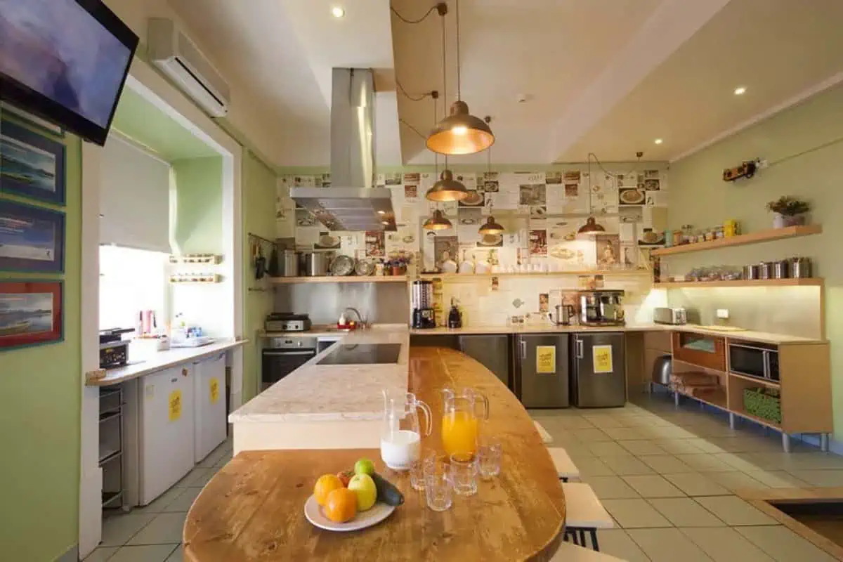 Goodmorning-Solo-Traveller-Hostel