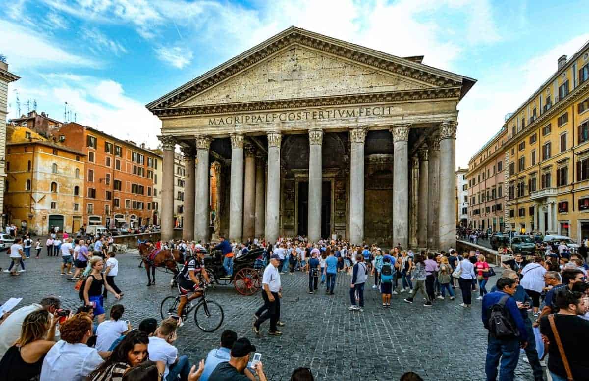 The-Pantheon-&-Piazza-Navona