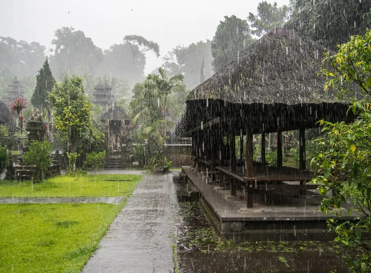 a rainy day at pura luhur batukaru