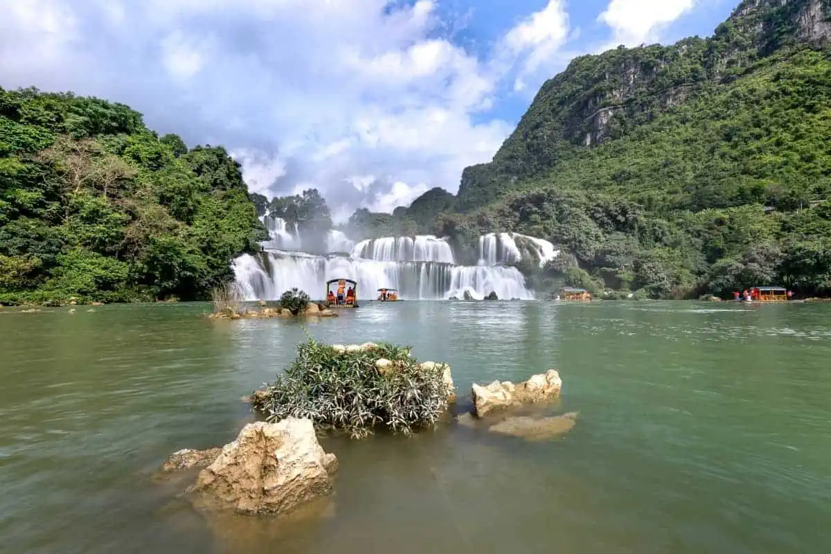 Ban-Gioc-Falls-Vietnam
