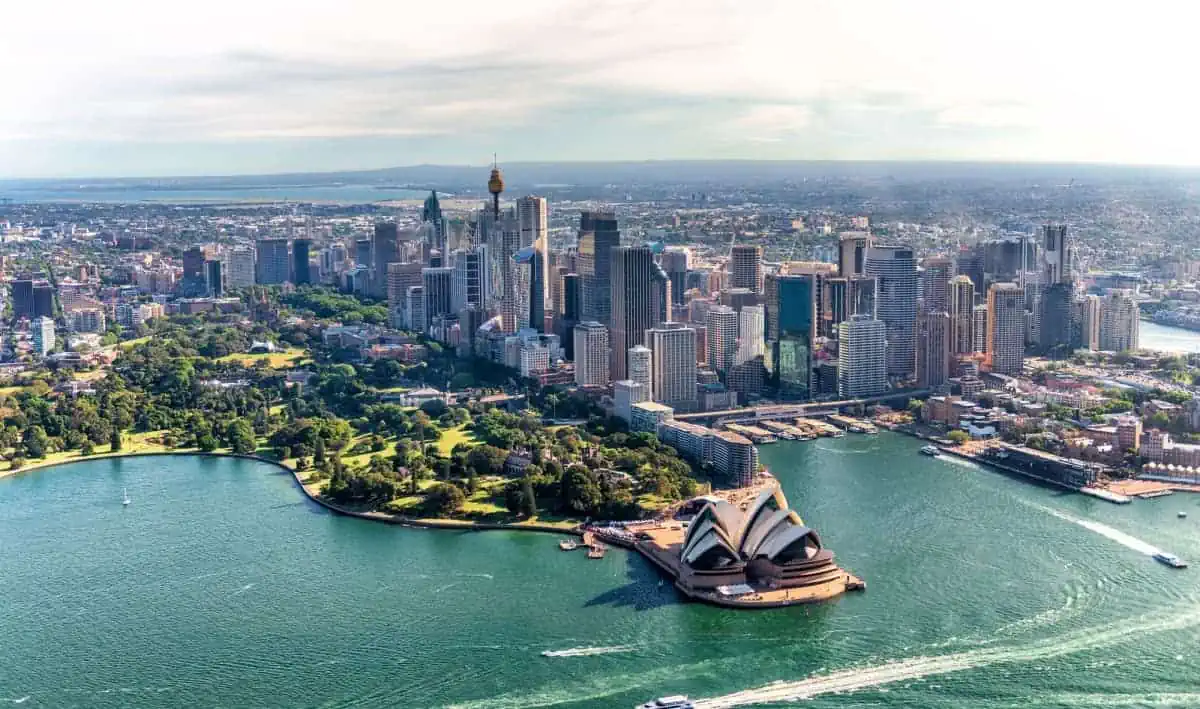 Sydney-Harbor-and-Downtown-Skyline