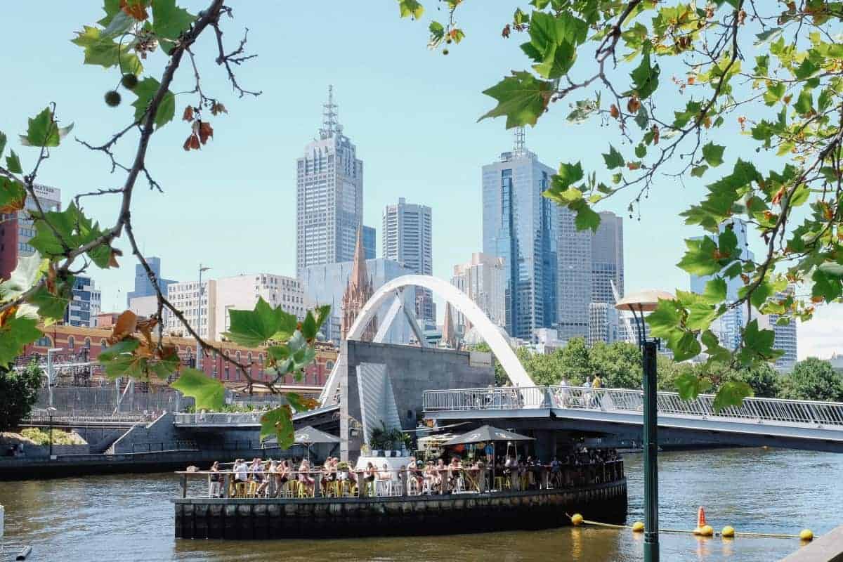 Yarra-River-and-Melbourne-Cityscape
