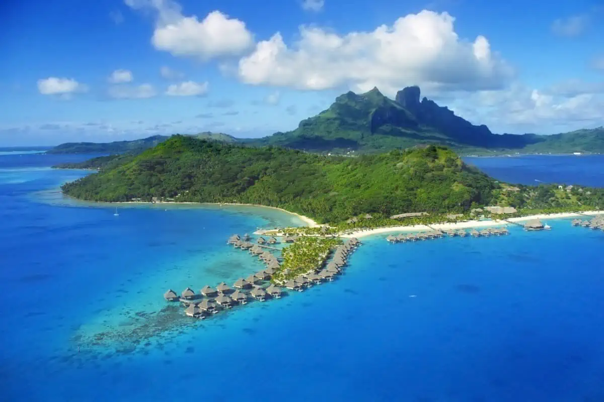 Aerial-View-of-Bora-Bora