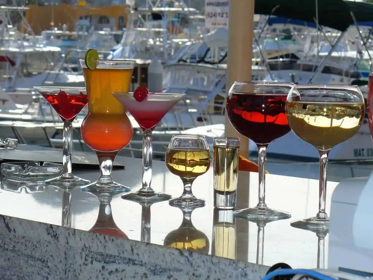 Cocktail-Glasses-at-Cabo-San-Lucas-Beach