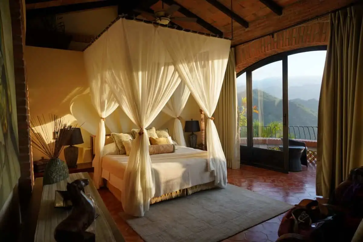 Hotel-Bedroom-in-Puerto-Vallarta