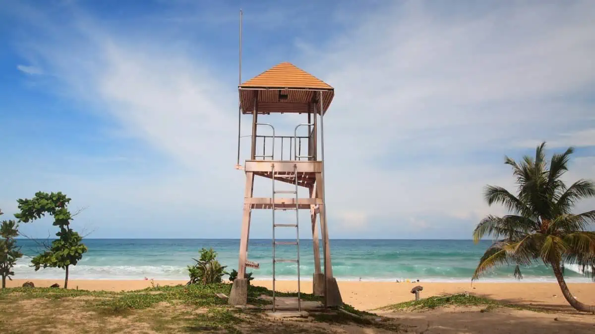 Lifeguard-Tower-on-Beach-Phuket