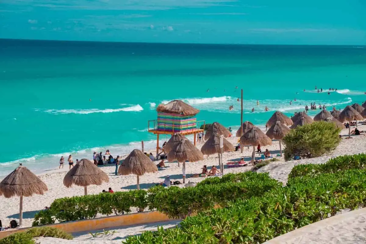 Peoples-on-Cancun-Beach