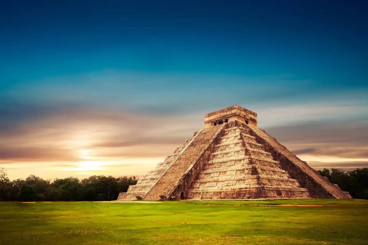 Pyramid-in-Chichen-Itza