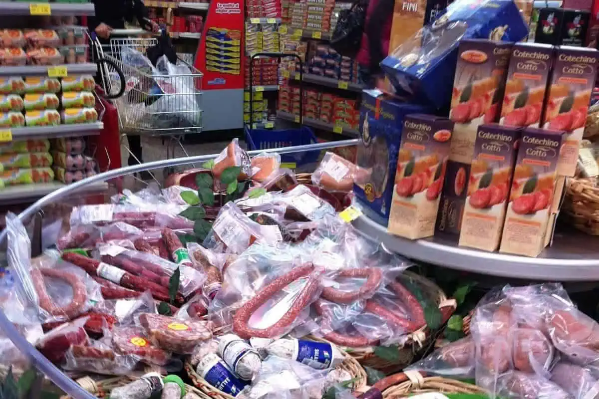 A-Local-Supermercato-in-Rome