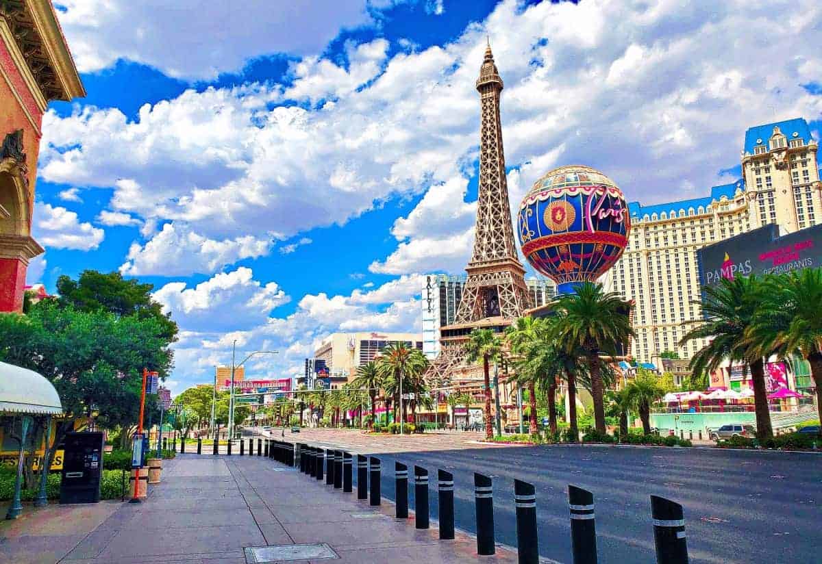 Best-Hotels-Off-the-Strip-in-Las-Vegas