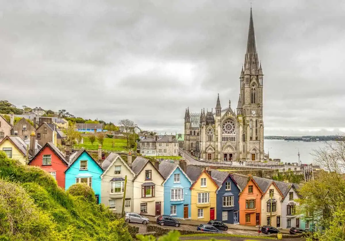 Cathedral-and-Colored-Houses-in-Cobh