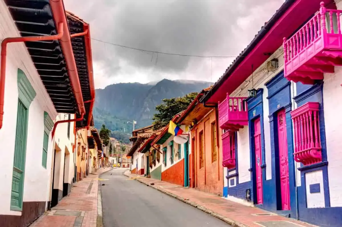 Colorful-Houses-in-La-Candelaria