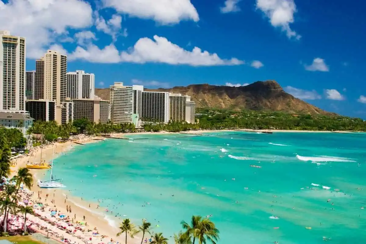 Crowd-of-People-at-Waikiki-Beach