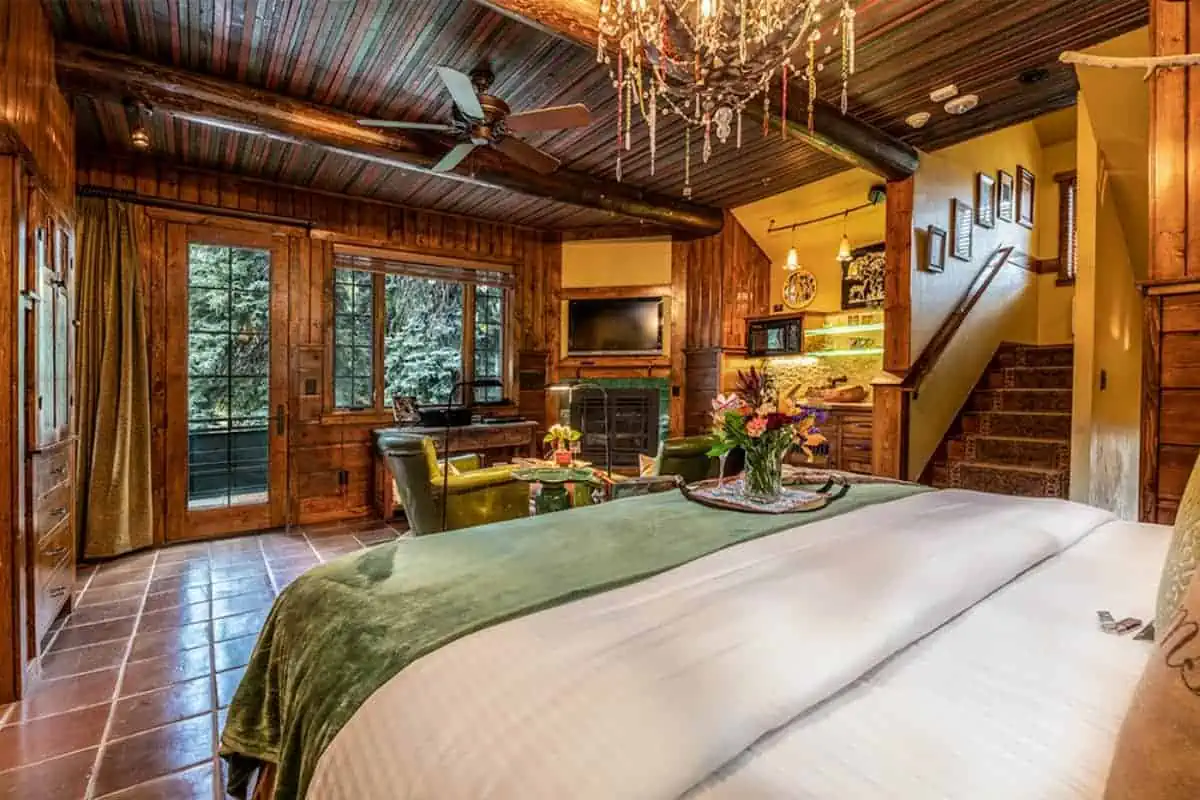 Highland-Haven-Creekside-Inn