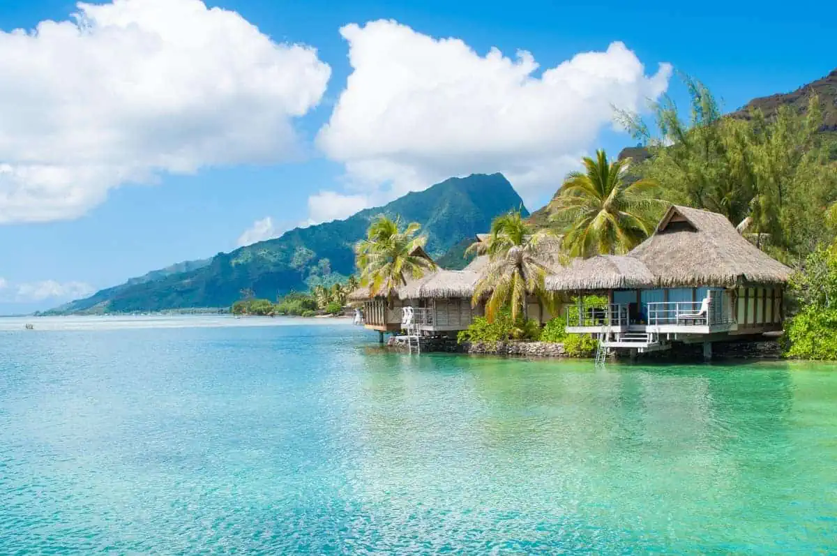 A-Villa-at-the-Beach-of-Tahiti