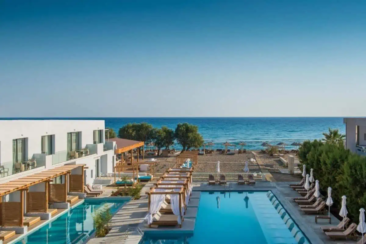 Paralos-Lifestyle-Beach-Crete