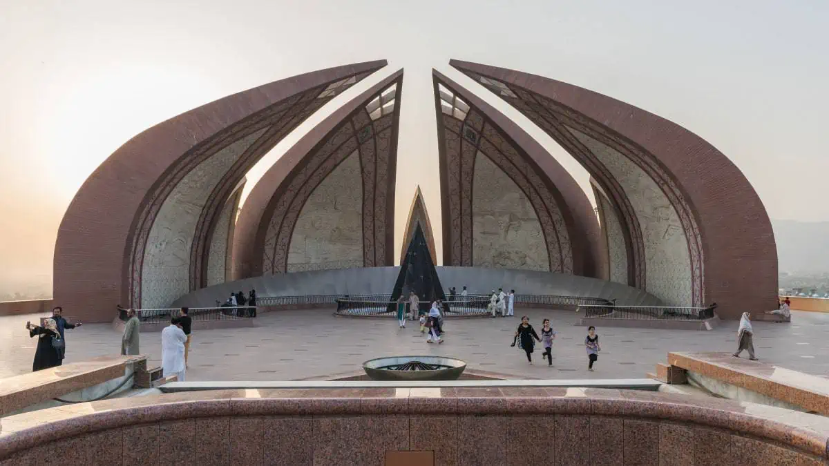 The-Pakistan-Monument