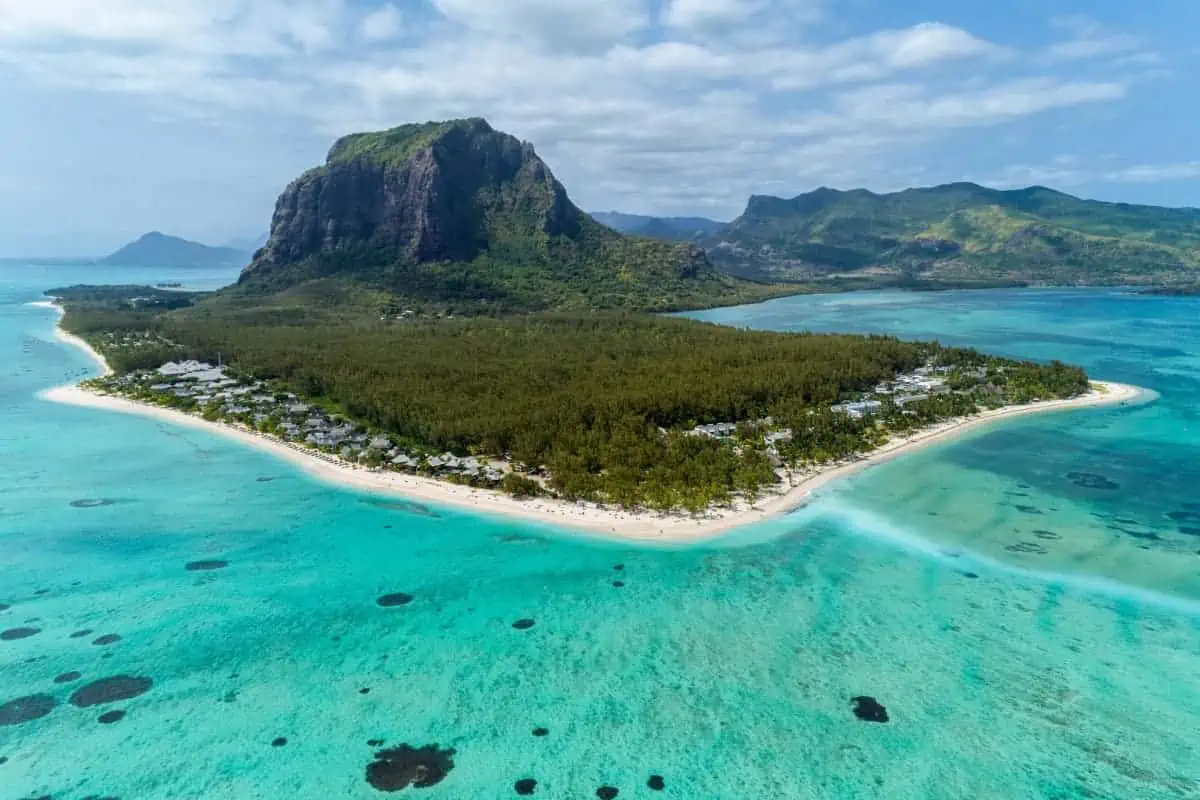 Turquoise-Ocean-Sea-at-Le Morne-Mauritius
