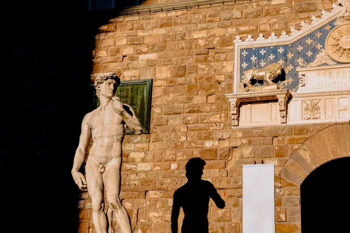 Michelangelo's-David-Statue-in-Piazza-Della