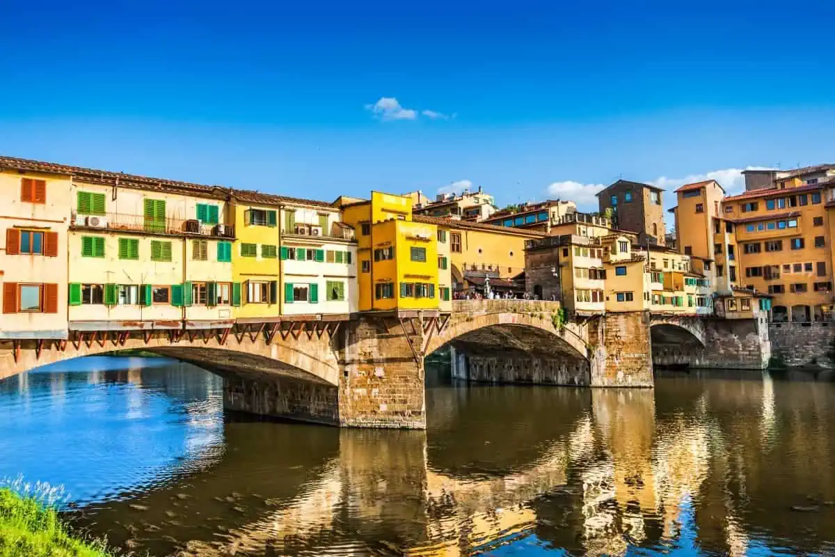 Sunset-View-of-Ponte-Vecchio-with-River