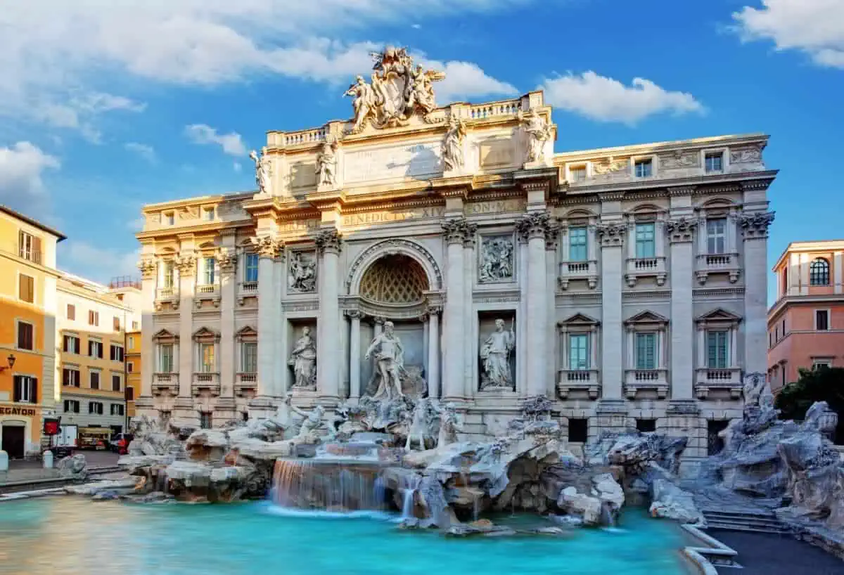 Trevi-Fountain-in-Rome-Italy