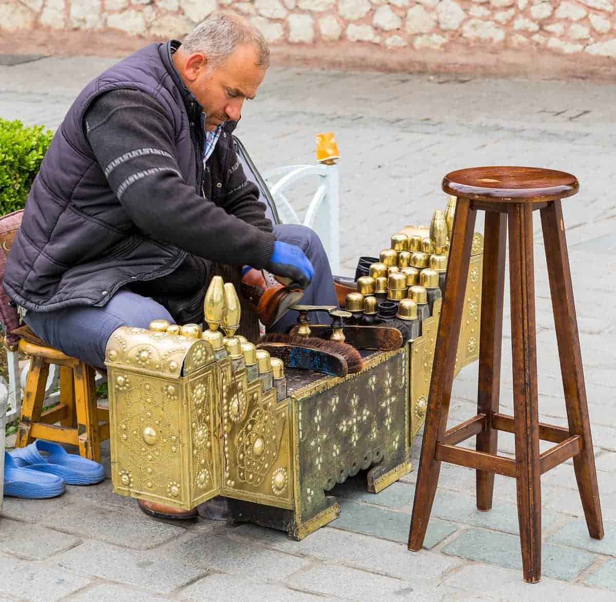 A-Shoe-Shiner-at-Istanbul-Street