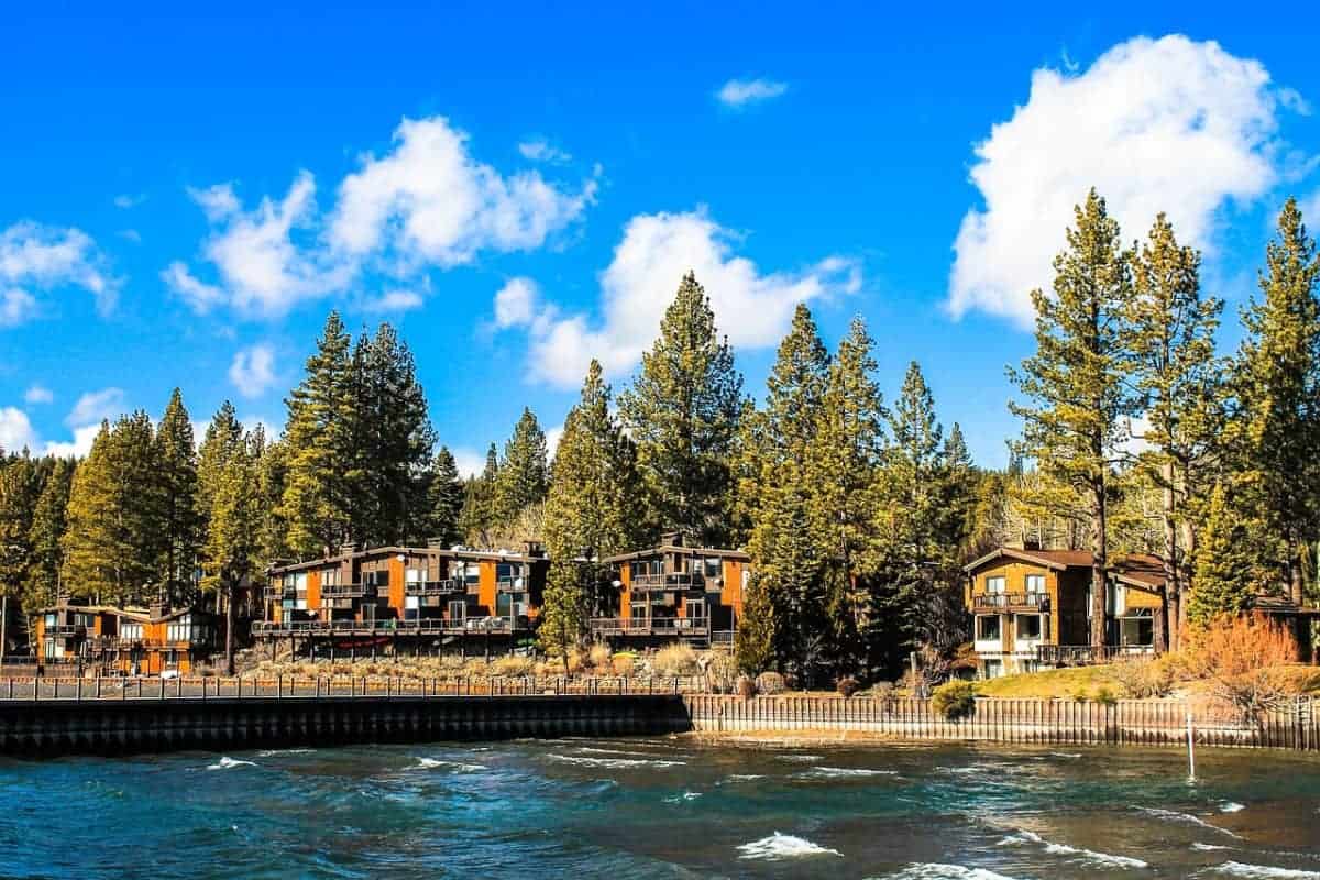 Best-Lake-Tahoe-Hotels-with-Lake-View