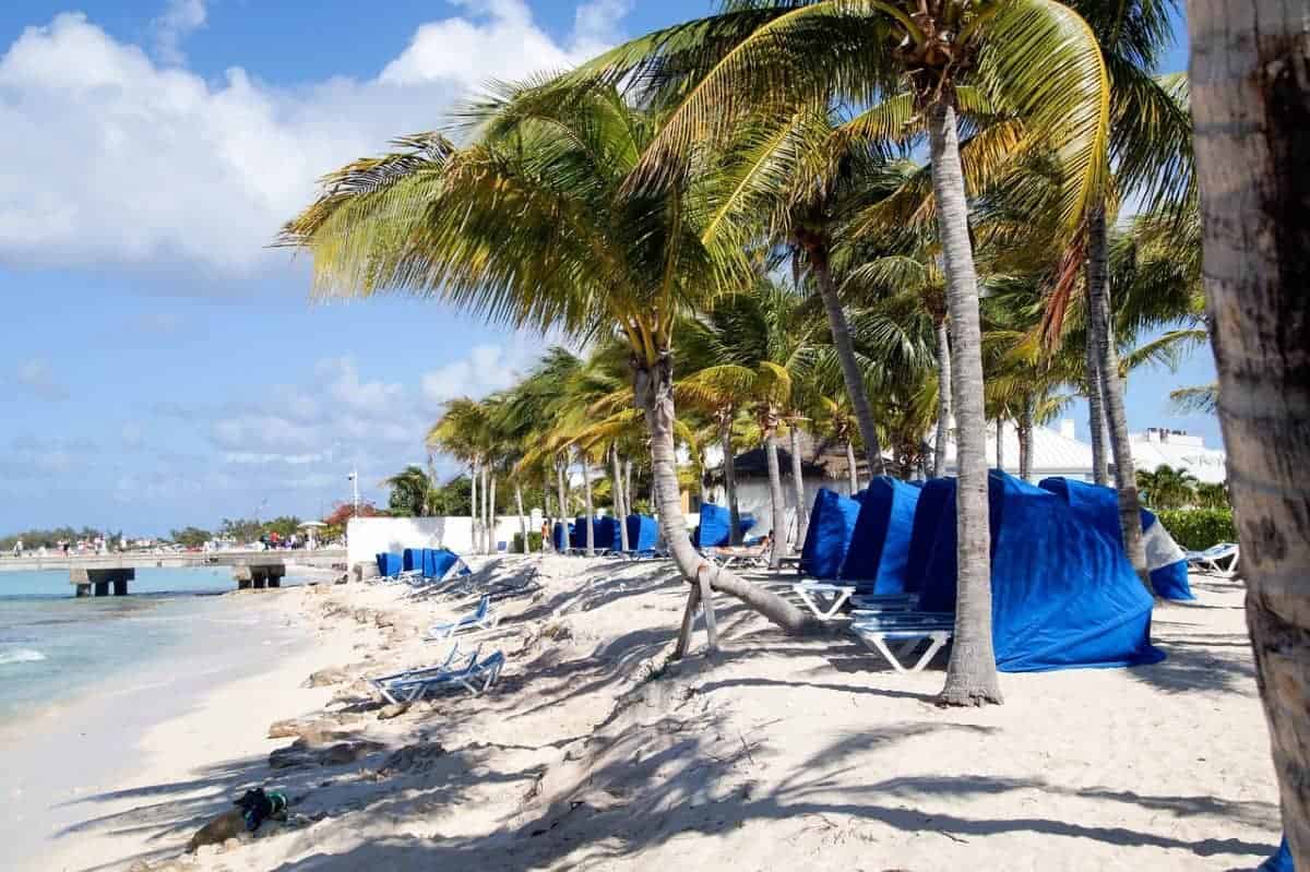 Caribbean-Beach-of-Grand-Turk
