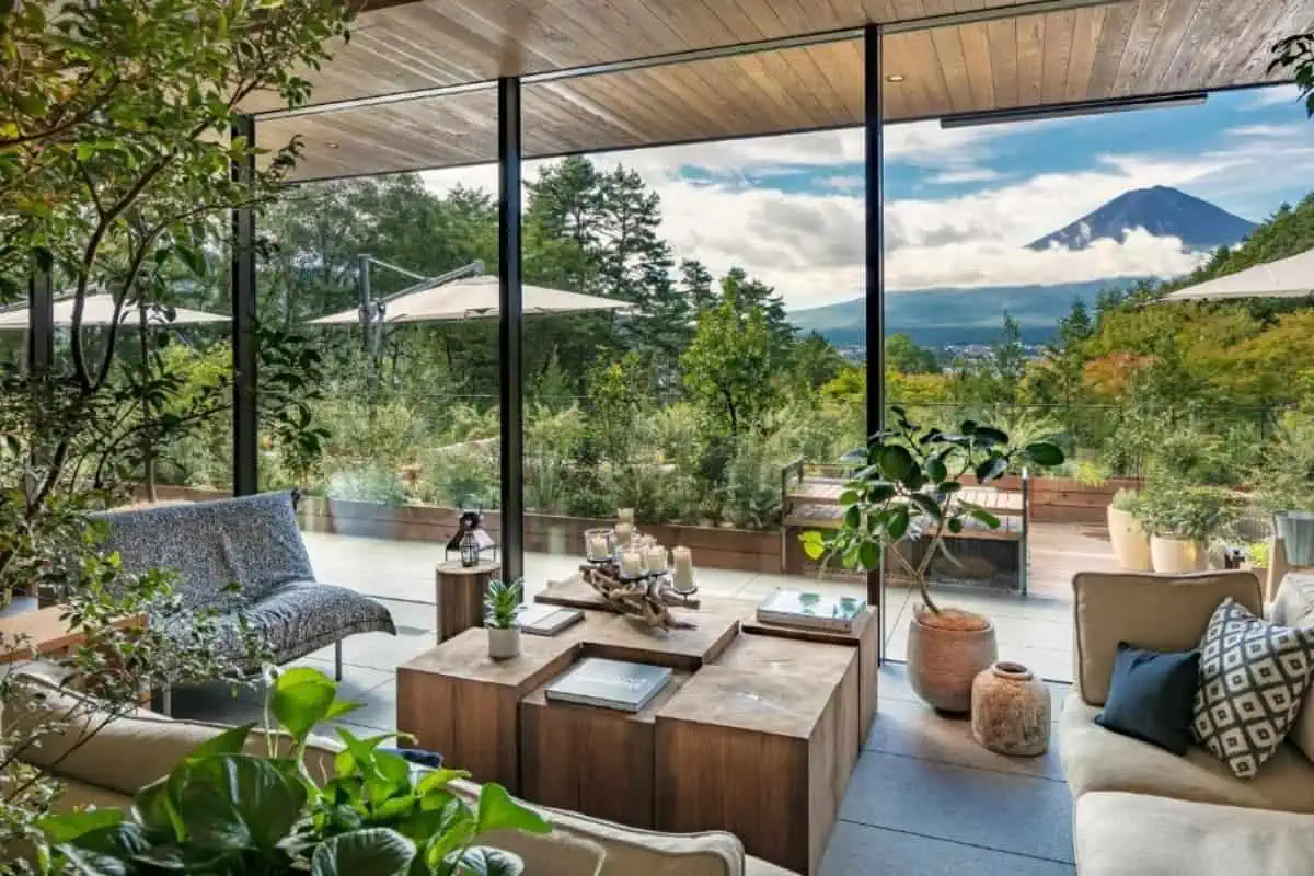 Fufu-Kawaguchiko-near-Mount-Fuji