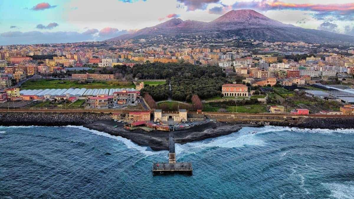 Naples-City-with-Mount-Vesuvius-Italy