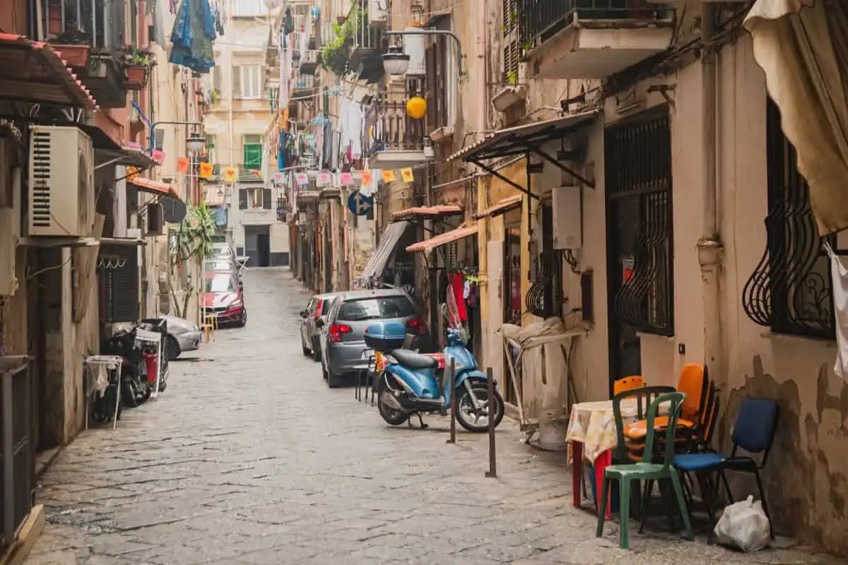 Old-Ancient-District-of-Naples