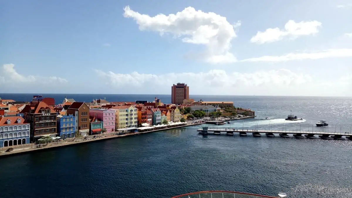The-Colorful-Houses-at-Curacao