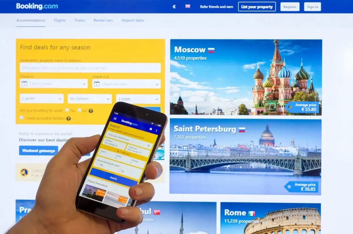 Bookingcom-Homepage-and-Mobile-App