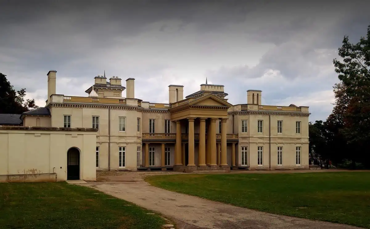 Dundurn-Castle-Hamilton-Ontario