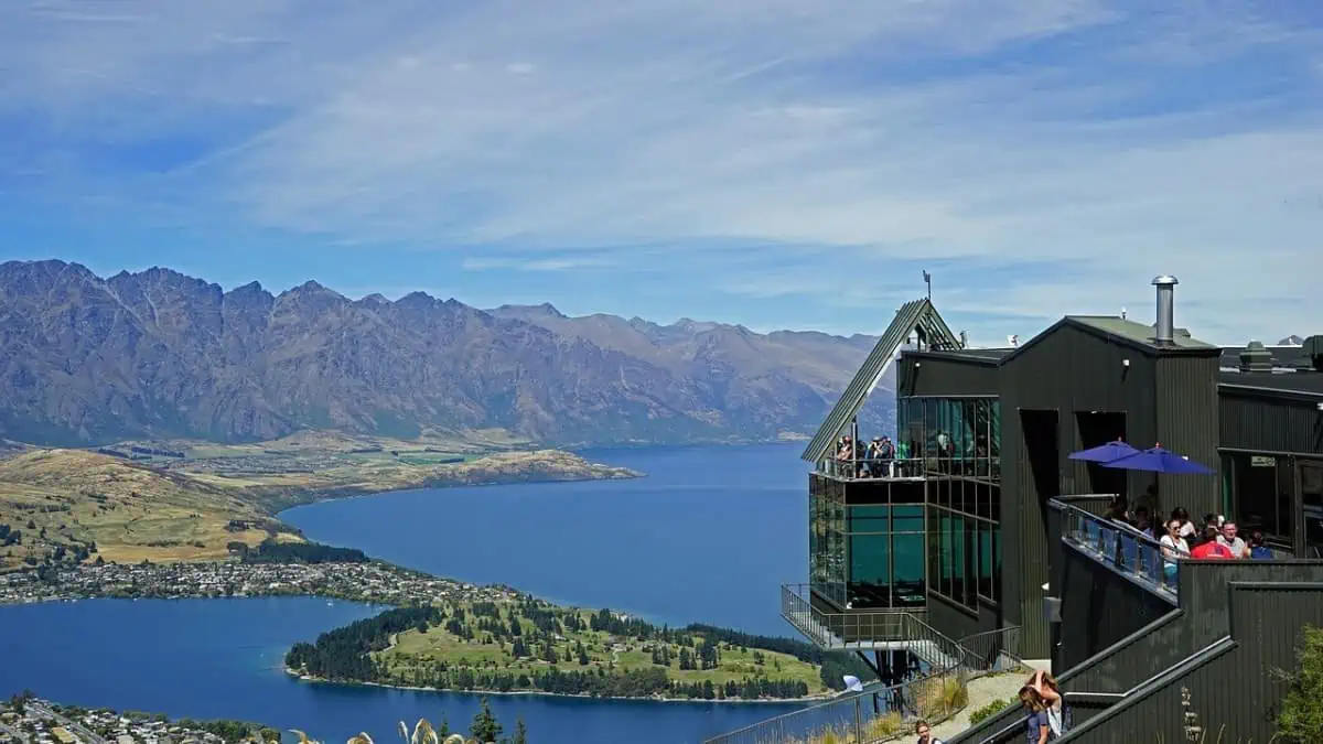 Lake-wakatipu-Queenstown-New-Zealand
