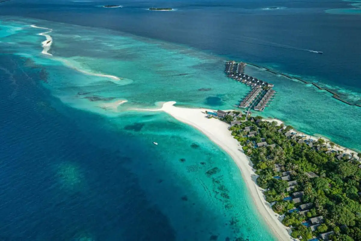 Four-Seasons-Resort-Maldives-at-Landaa-Giraavaru