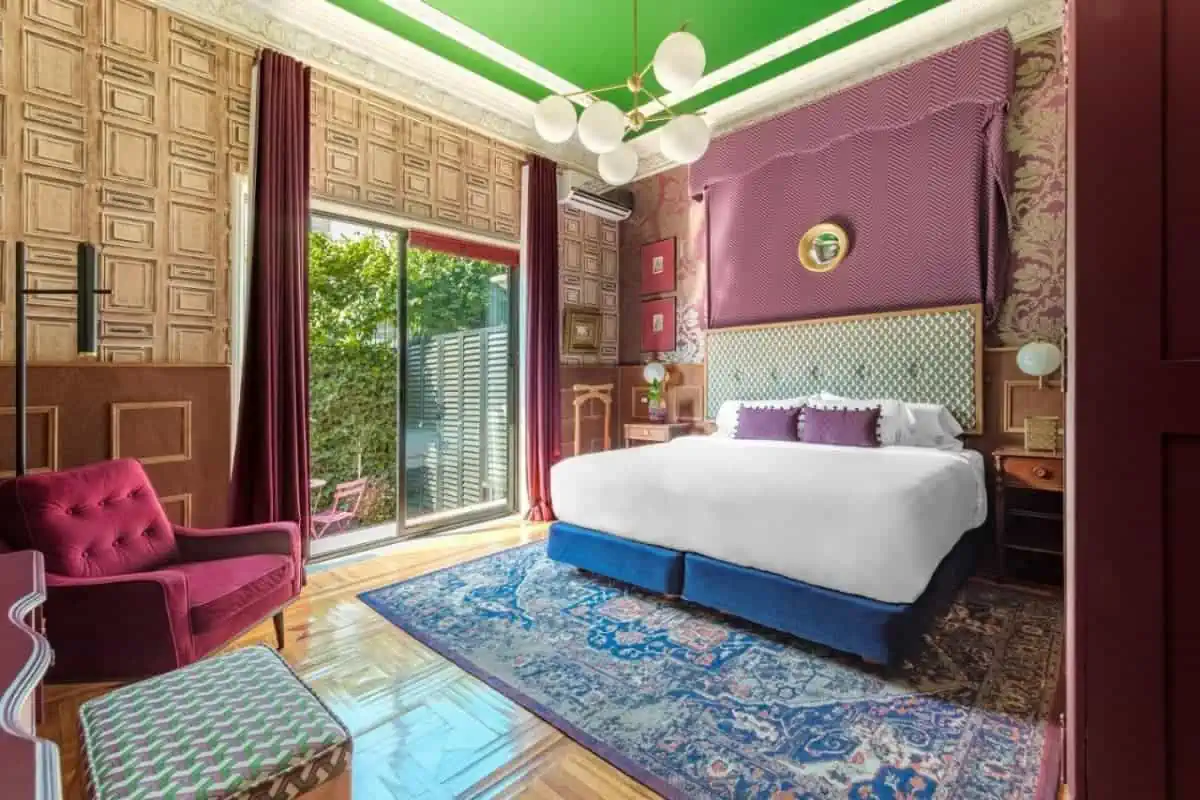 Pug-Seal-Polanco-Anatole-France