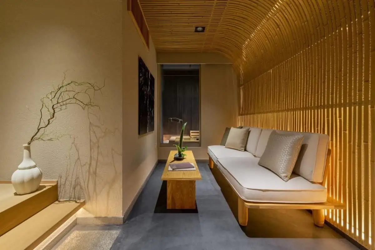 Nazuna-Kyoto-Tsubaki-St