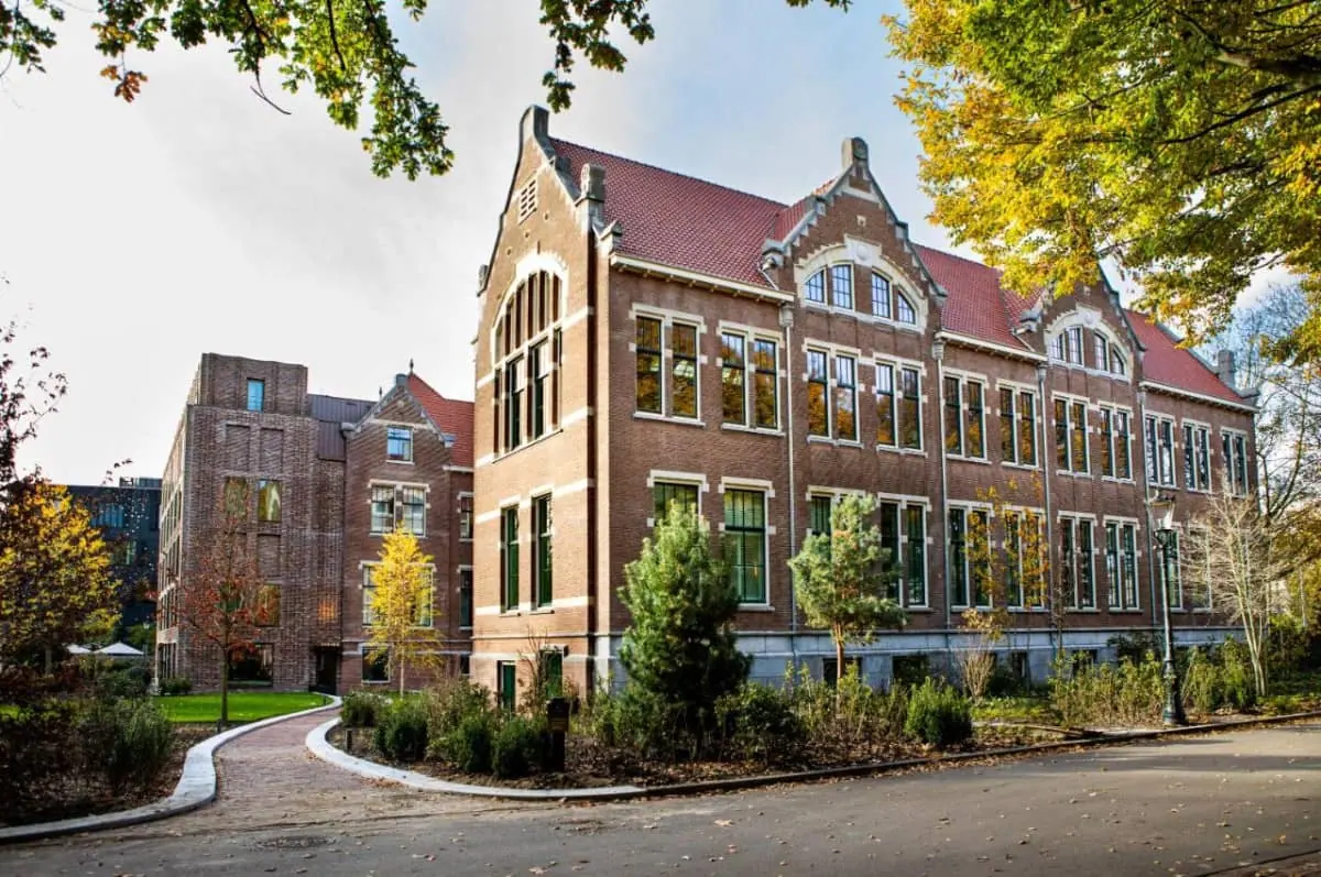 Pillows-Grand-Boutique-Hotel-Maurits-at-the-Park